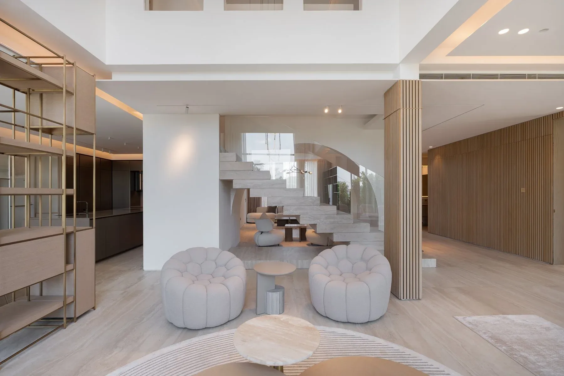 Stunning Lakefront Villa in Jumeirah Islands — photograph 6