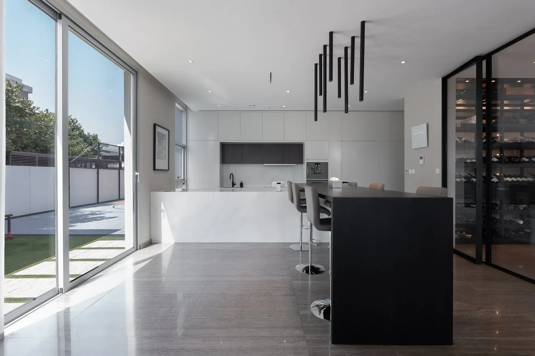 Voluminous Modern Villa in Dubai Hills Estate — photograph 10