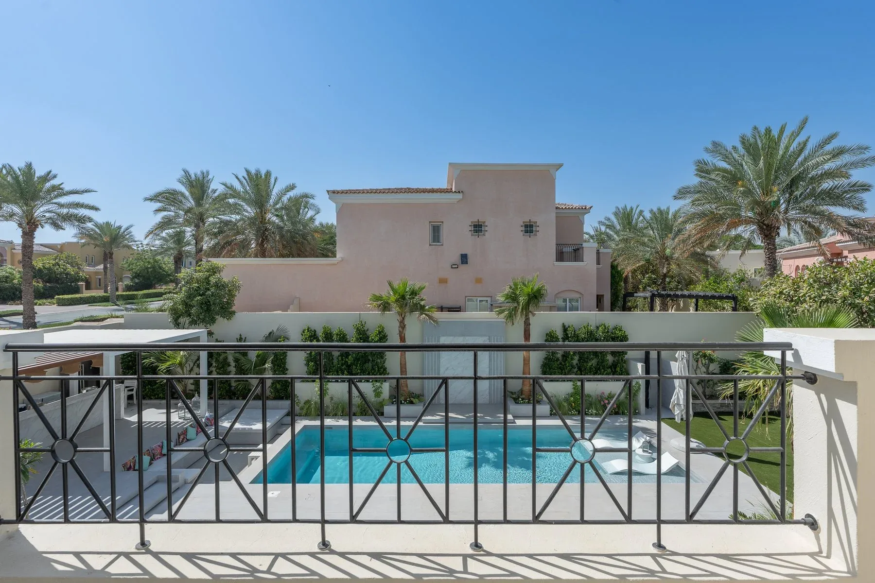 Sleek Villa in Arabian Ranches — photograph 8