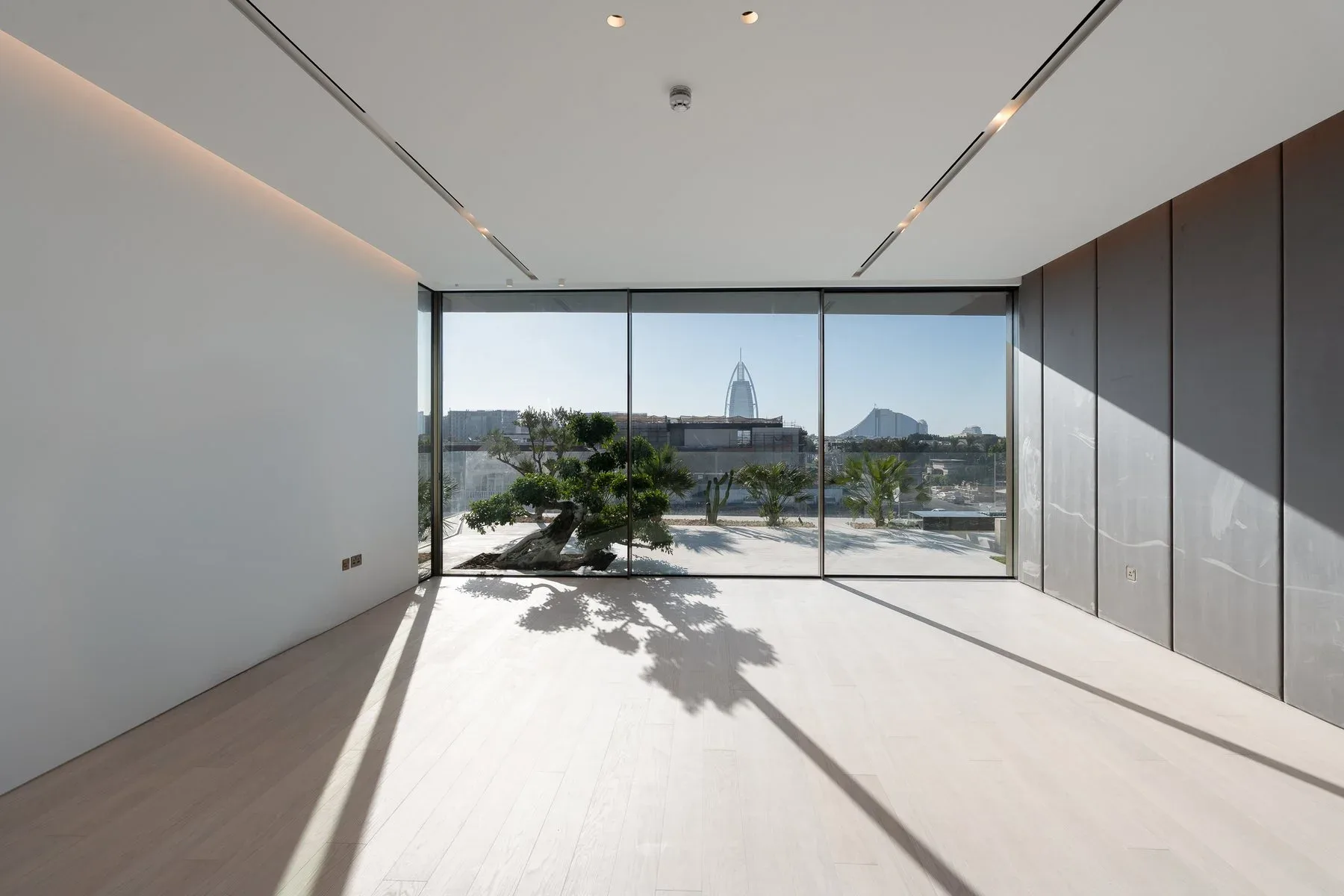 Newly-Built SAOTA-Designed Mansion in Umm Al Sheif — photograph 10
