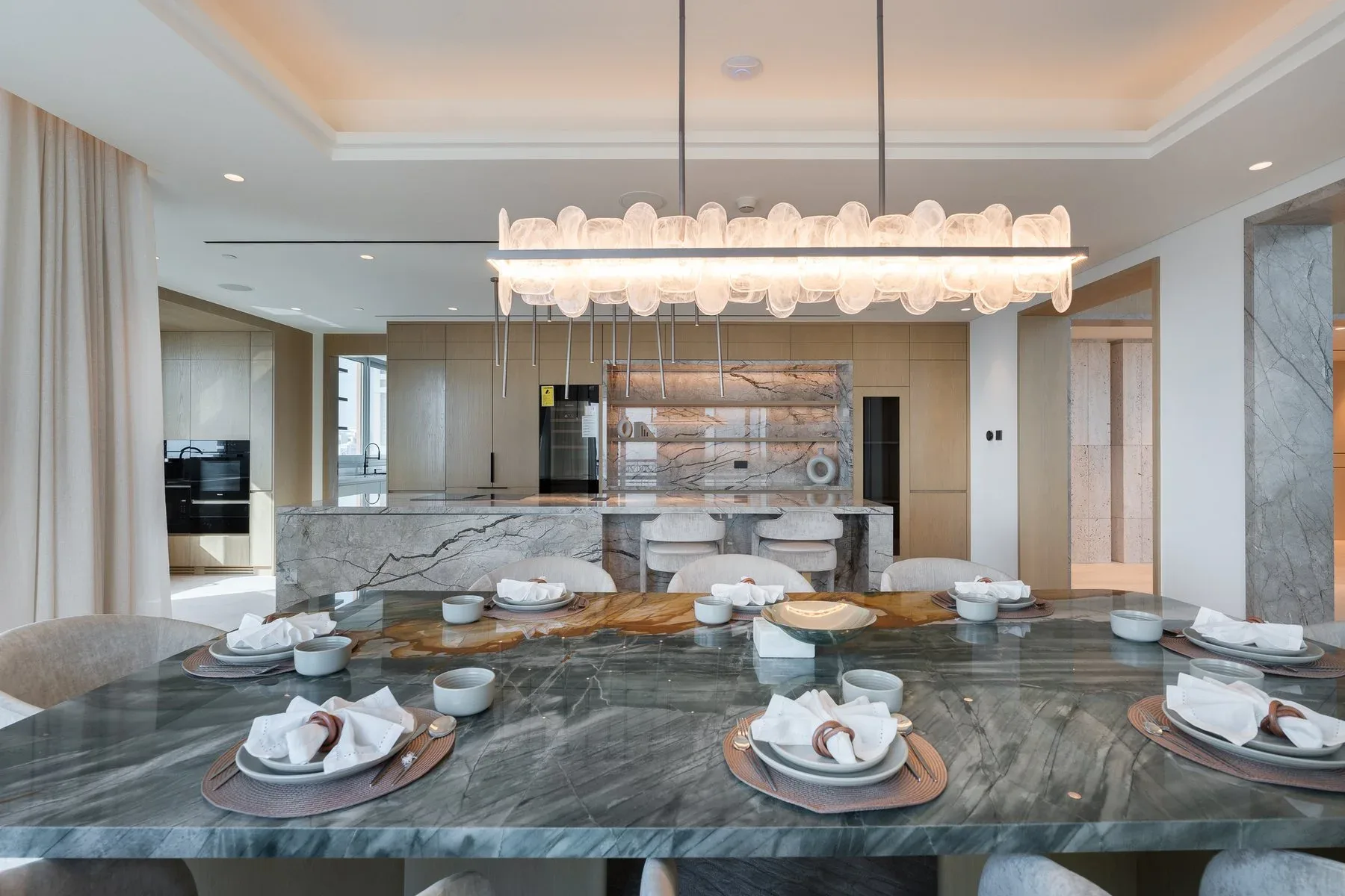 Voluminous Quadruplex Penthouse on Palm Jumeirah — photograph 5