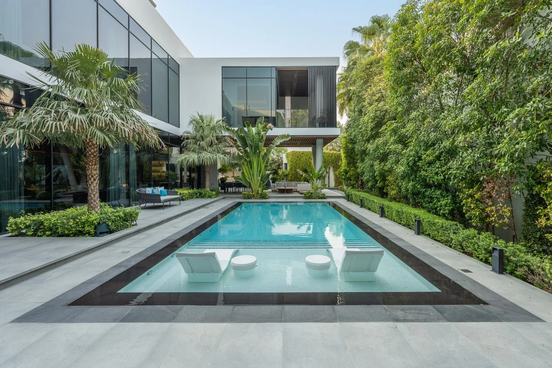 Bespoke Villa of Remarkable Scale in Al Barari — photograph 2