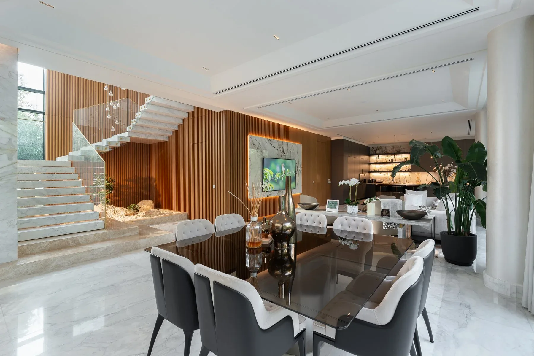 Bespoke Villa of Remarkable Scale in Al Barari — photograph 4