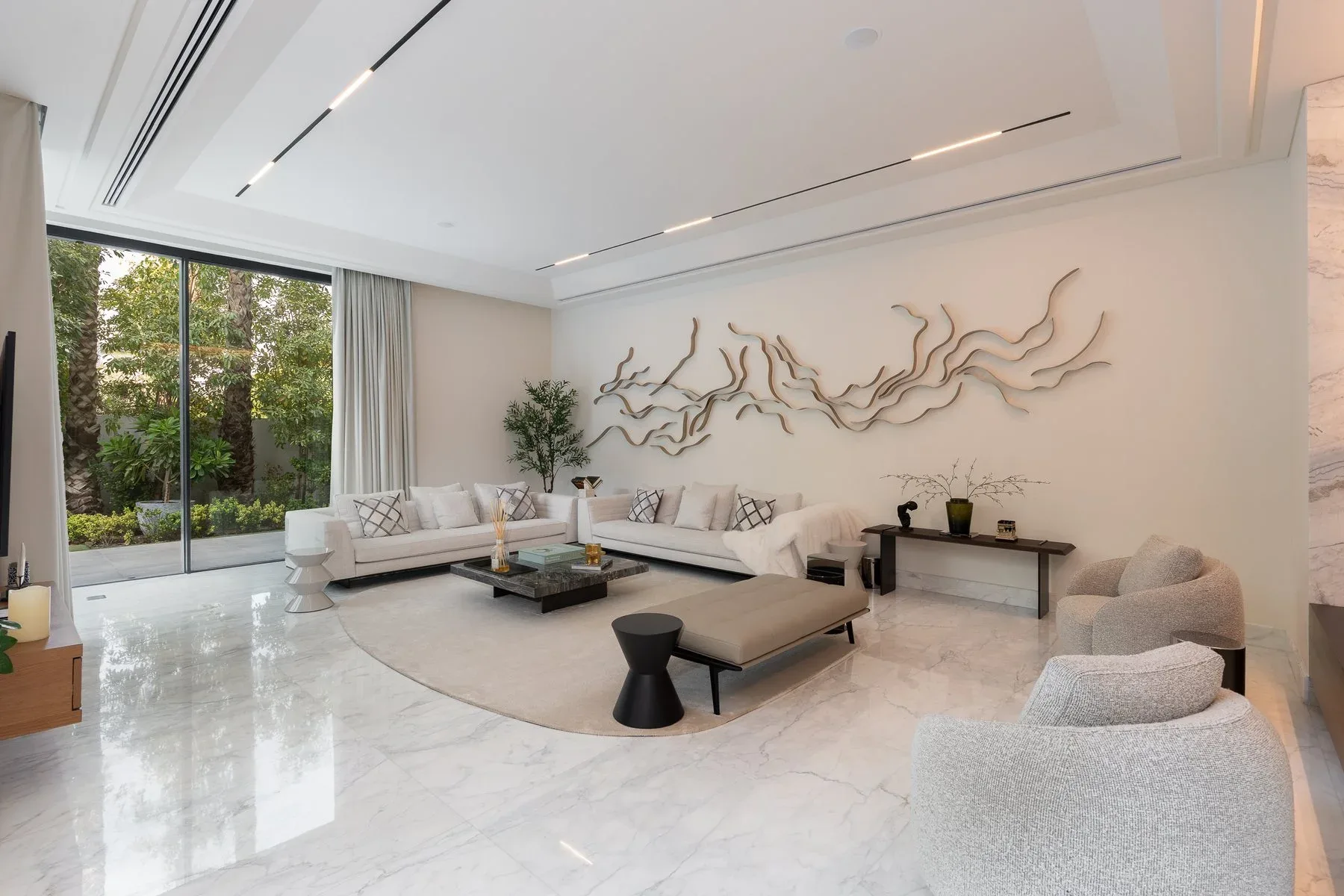 Bespoke Villa of Remarkable Scale in Al Barari — photograph 8