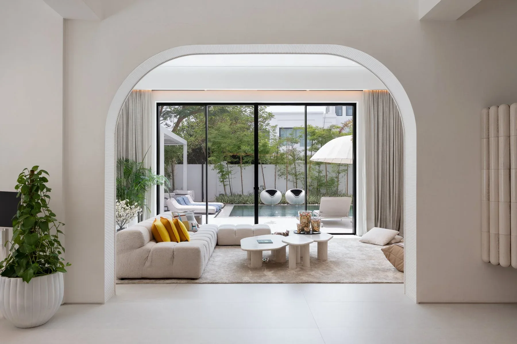 Custom-Designed Turnkey Villa in Al Barari — photograph 3