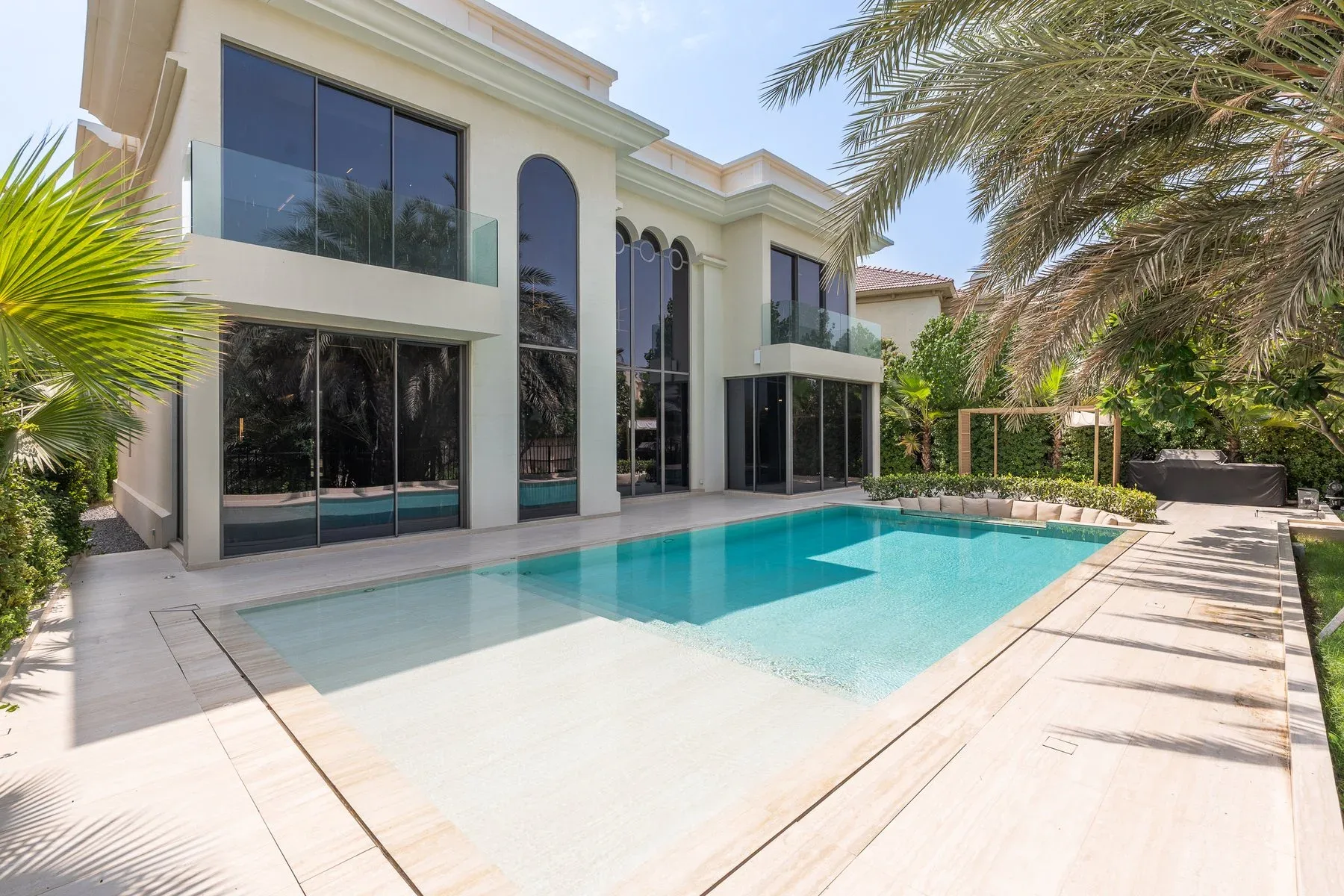 Bespoke Monaco Style Villa in Jumeirah Islands — photograph 2