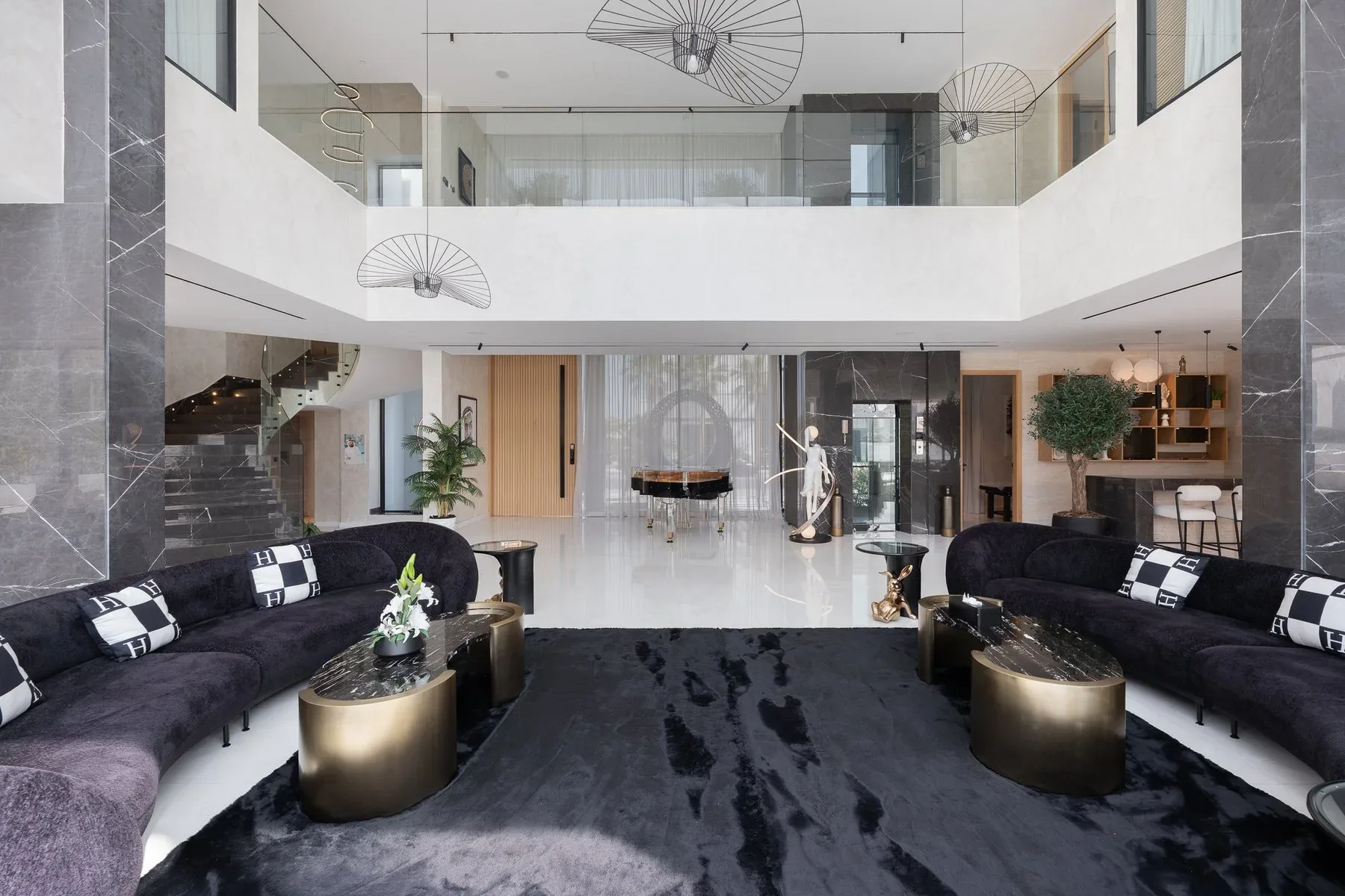 Expertly Upgraded Signature Villa on Palm Jumeirah — photograph 7