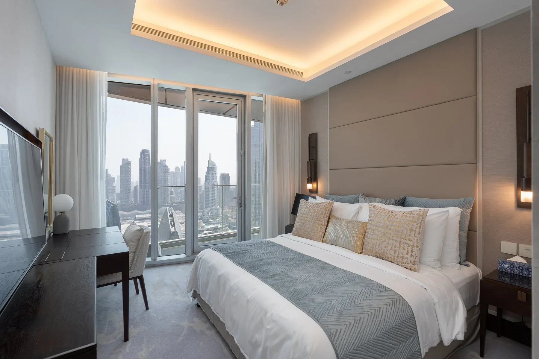 Upgraded Penthouse at Sky Views — photograph 5