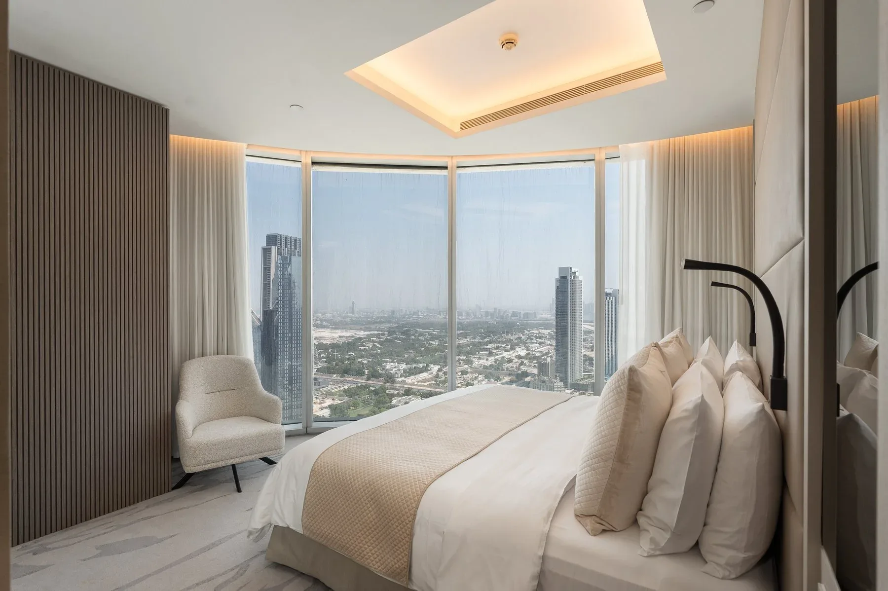 Upgraded Penthouse at Sky Views — photograph 6