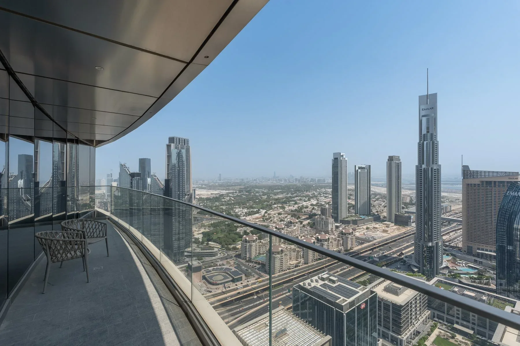 Upgraded Penthouse at Sky Views — photograph 8