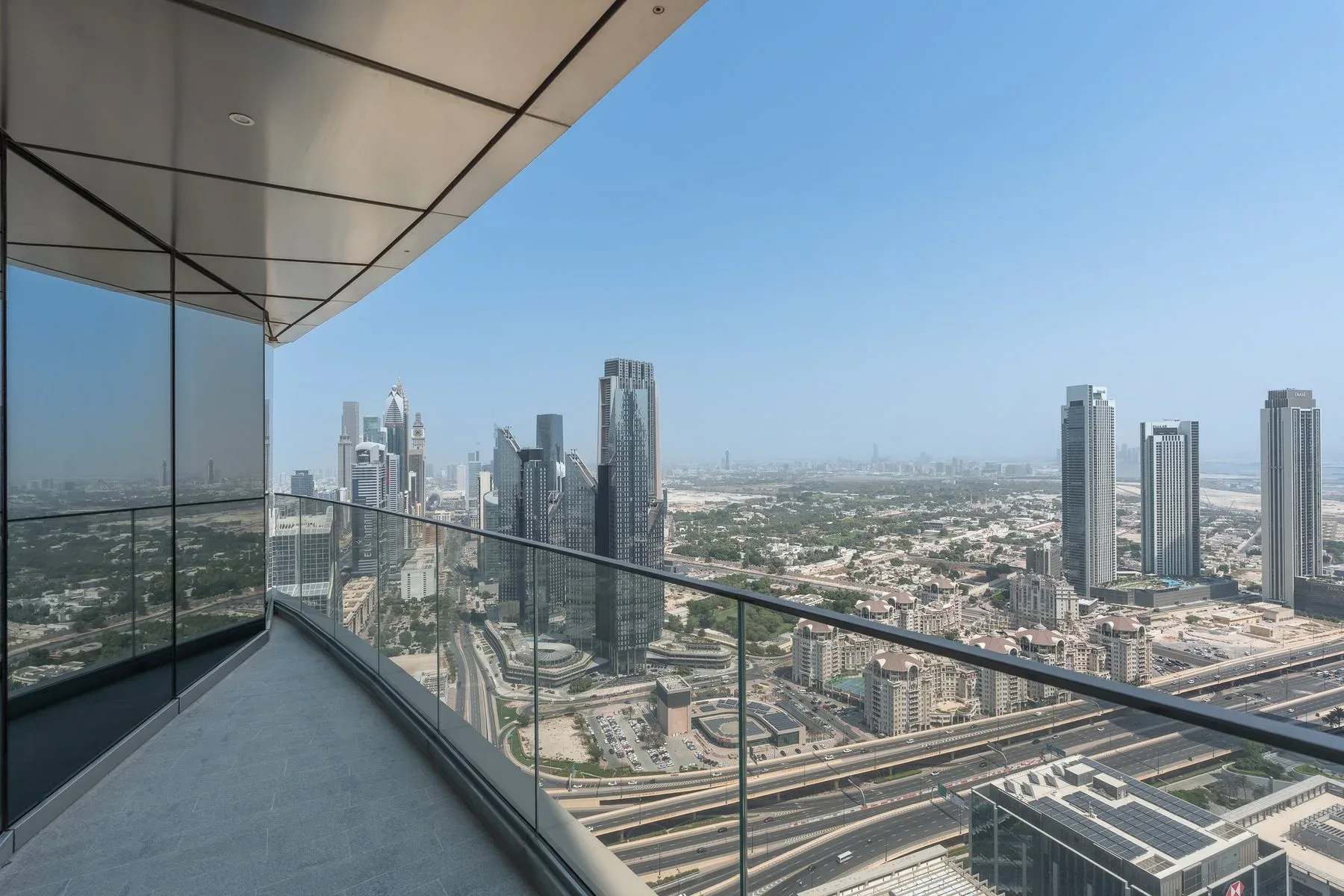 Upgraded Penthouse at Sky Views — photograph 10