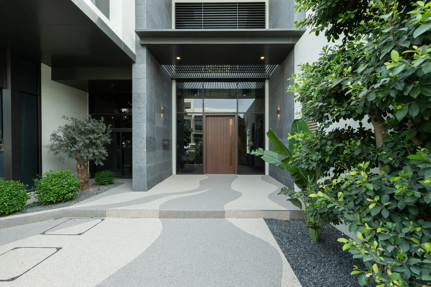 Spacious Ready-to-Move Villa in Dubai Hills Estate — photograph 2